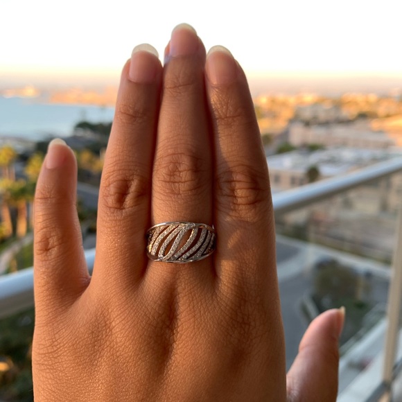 925 Sterling Silver Ring. 20% off when you buy 2 - Picture 4 of 8